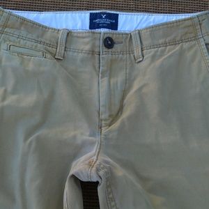 American Eagle Men's Straight Khaki Size 30/32